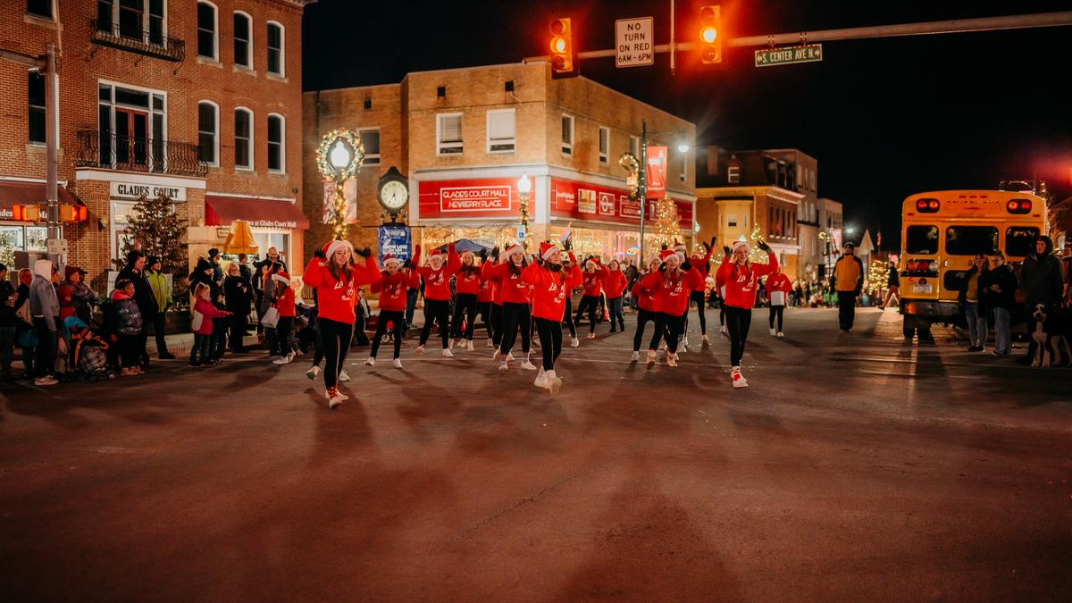 Light Up Somerset  Holiday Parade Dancers