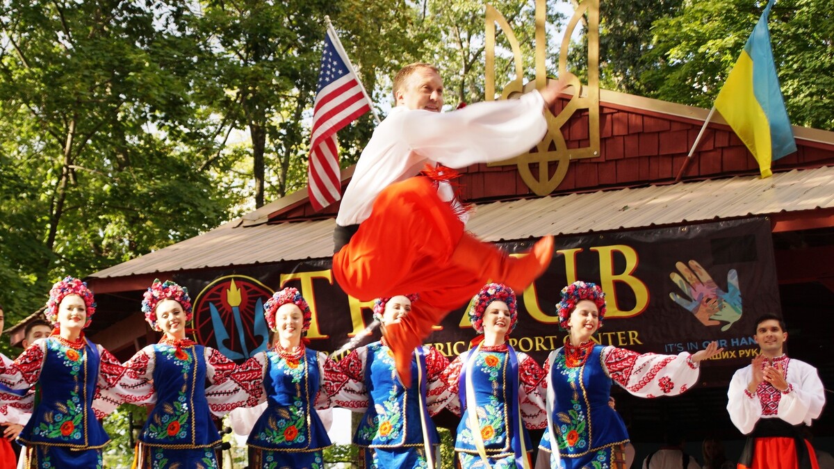 HOPAK by Voloshky Ens.- Worlds Most Exciting Folk Dance