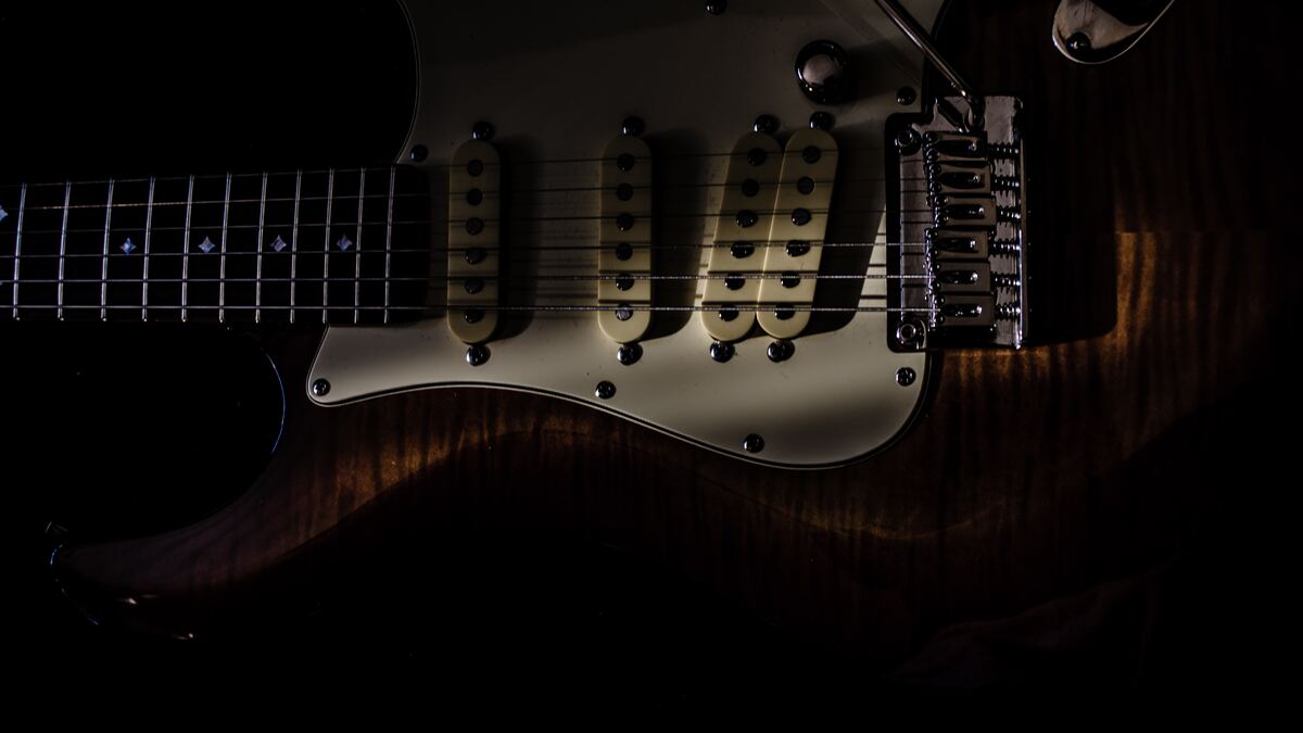 guitar, white in shadows